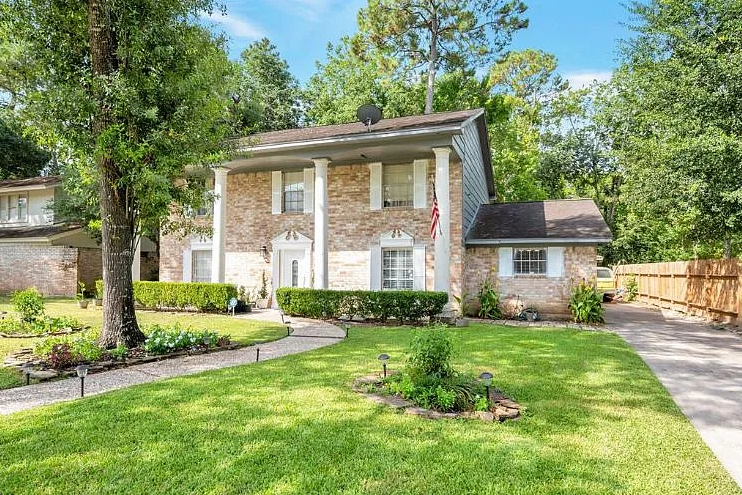 18047 Bambriar Dr - Photo 4 of 4
