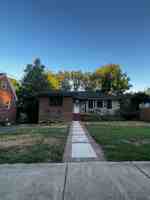 featured image of 2404 Darrow St