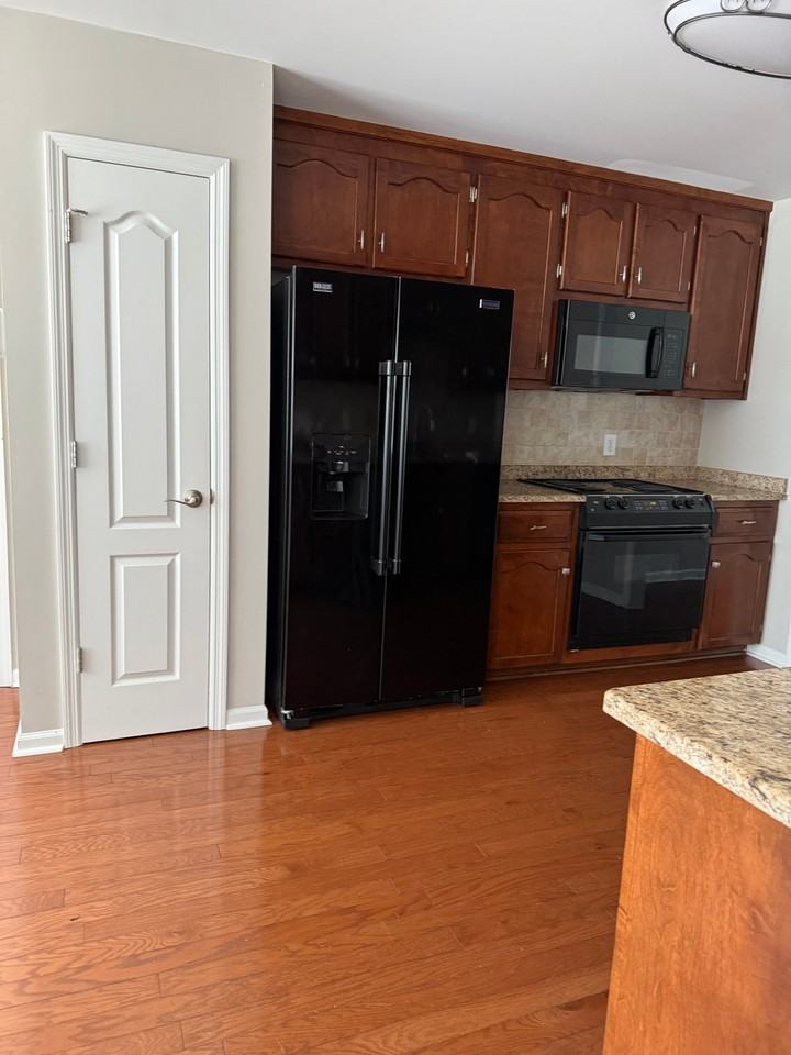 14645 Lipscomb Rd - Photo 4 of 19