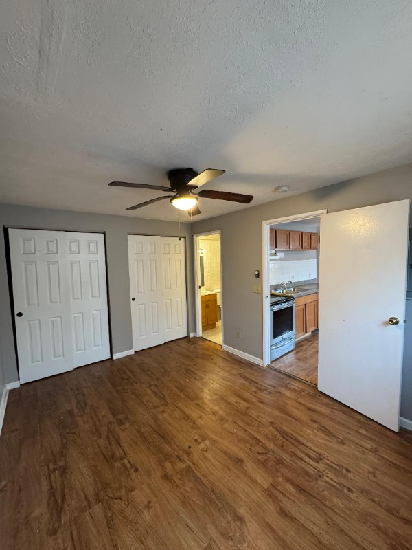 2602 Chesterfield Ct #4 - Photo 5 of 7
