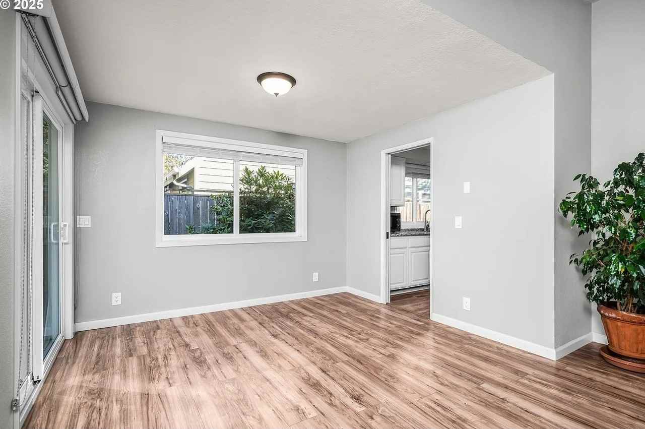 1215 Cedar Ridge Dr - Photo 2 of 16
