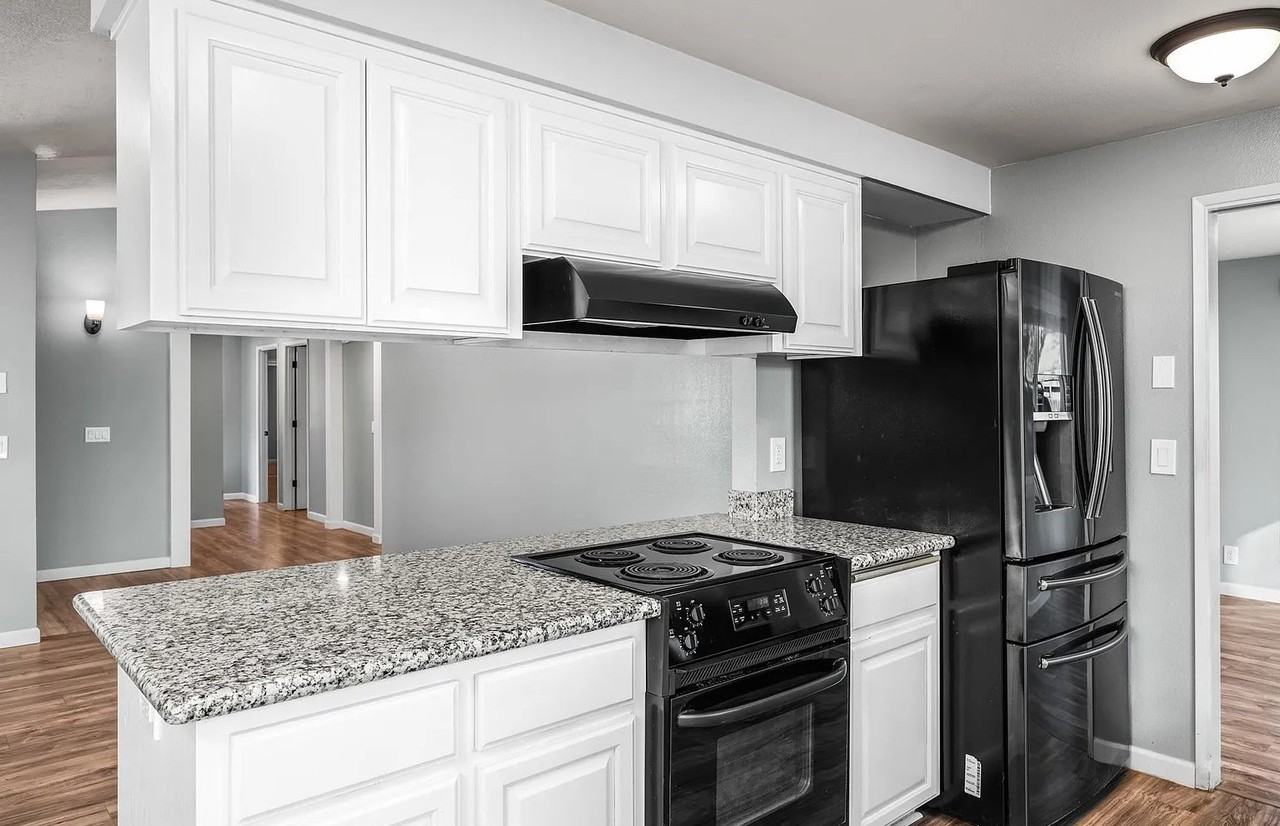 1215 Cedar Ridge Dr - Photo 7 of 16