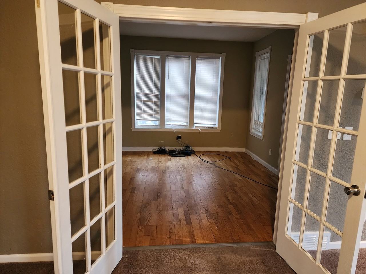 112 Harrison St - Photo 4 of 14