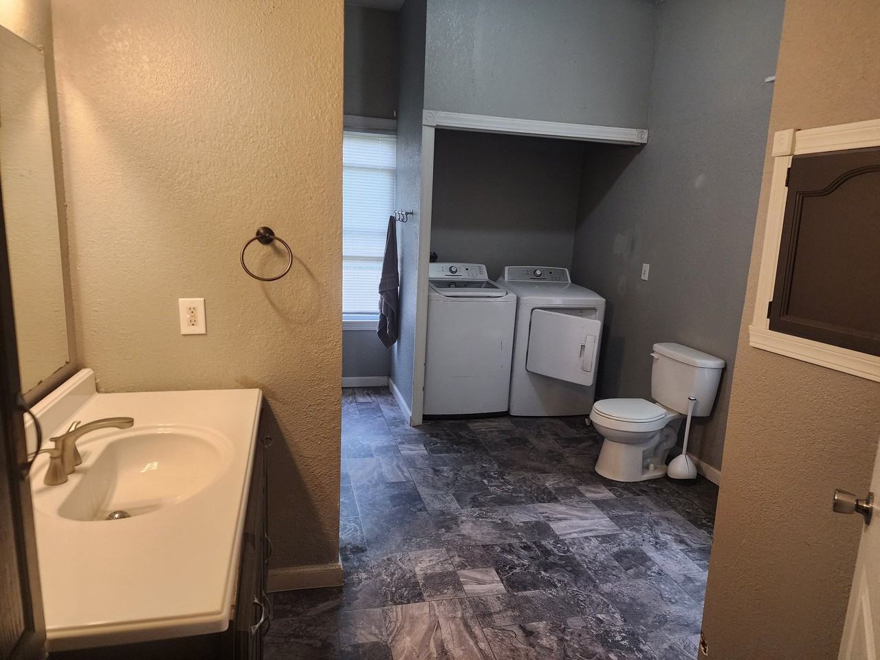 112 Harrison St - Photo 6 of 14