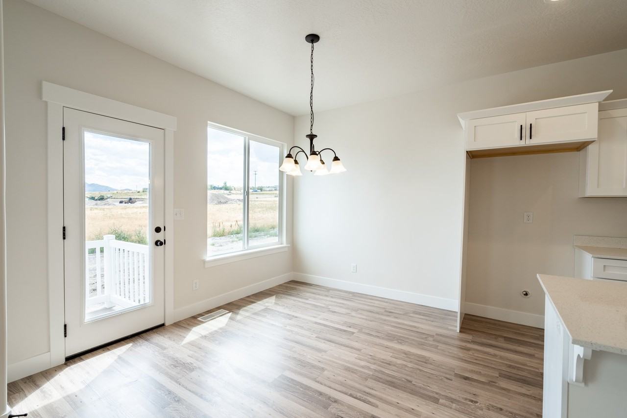 1773 Nw - Photo 3 of 14