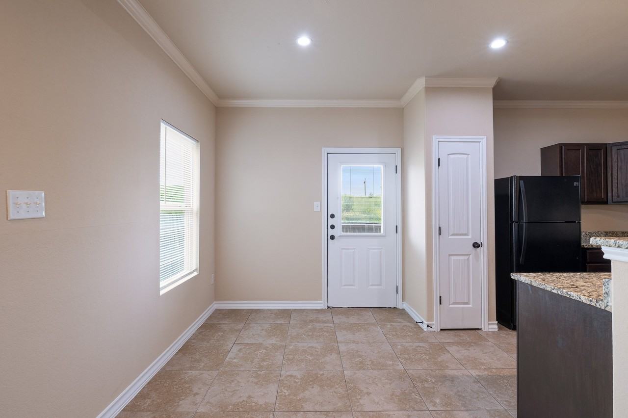 7007 Micayla Cv #101 - Photo 4 of 16