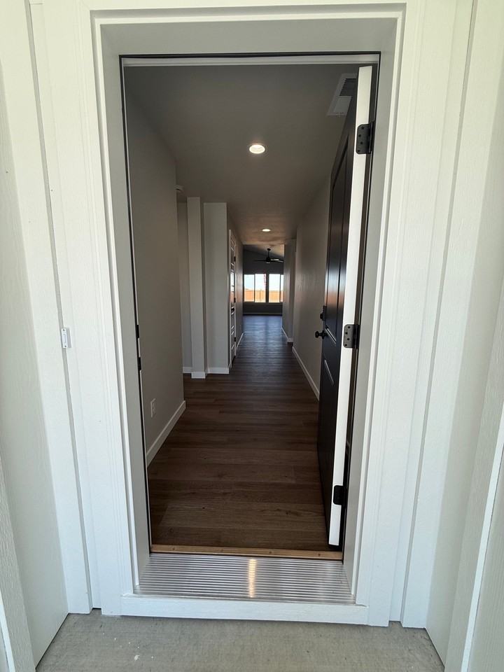 2215 S Border Way - Photo 5 of 20