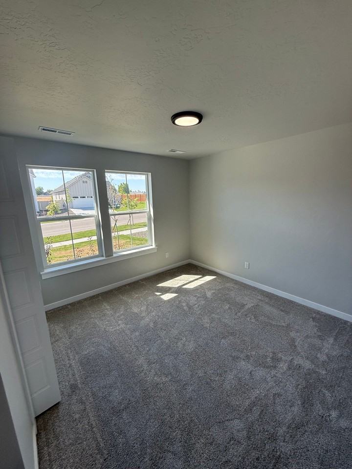 2215 S Border Way - Photo 6 of 20