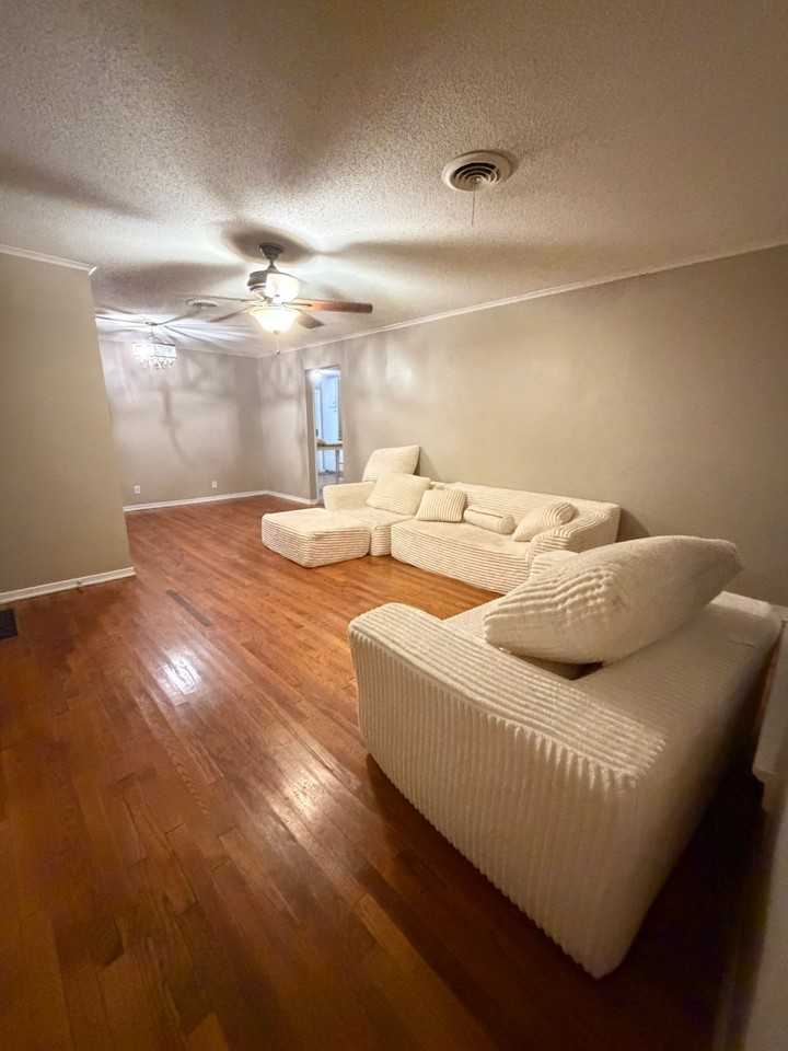 208 Frances Ave - Photo 2 of 12