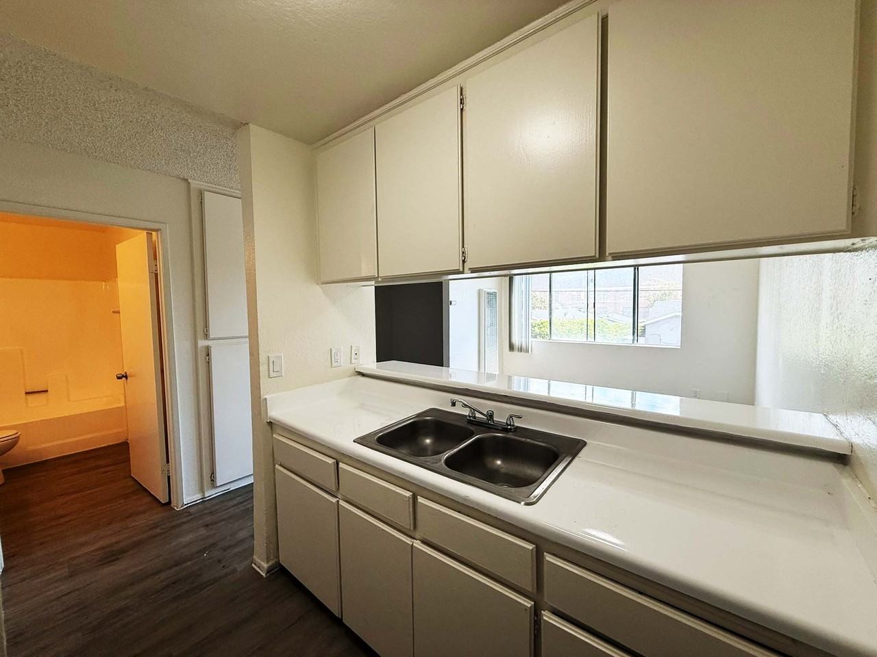 1132 N Wilmington Blvd #106
