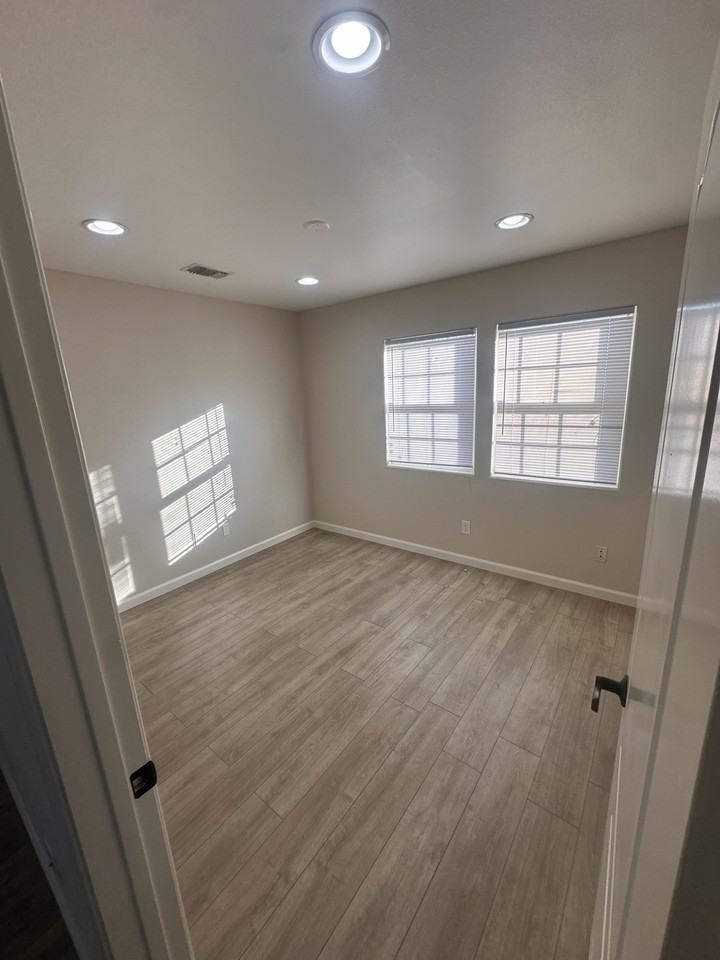 3835 Camellia Dr #2 - Photo 2 of 5