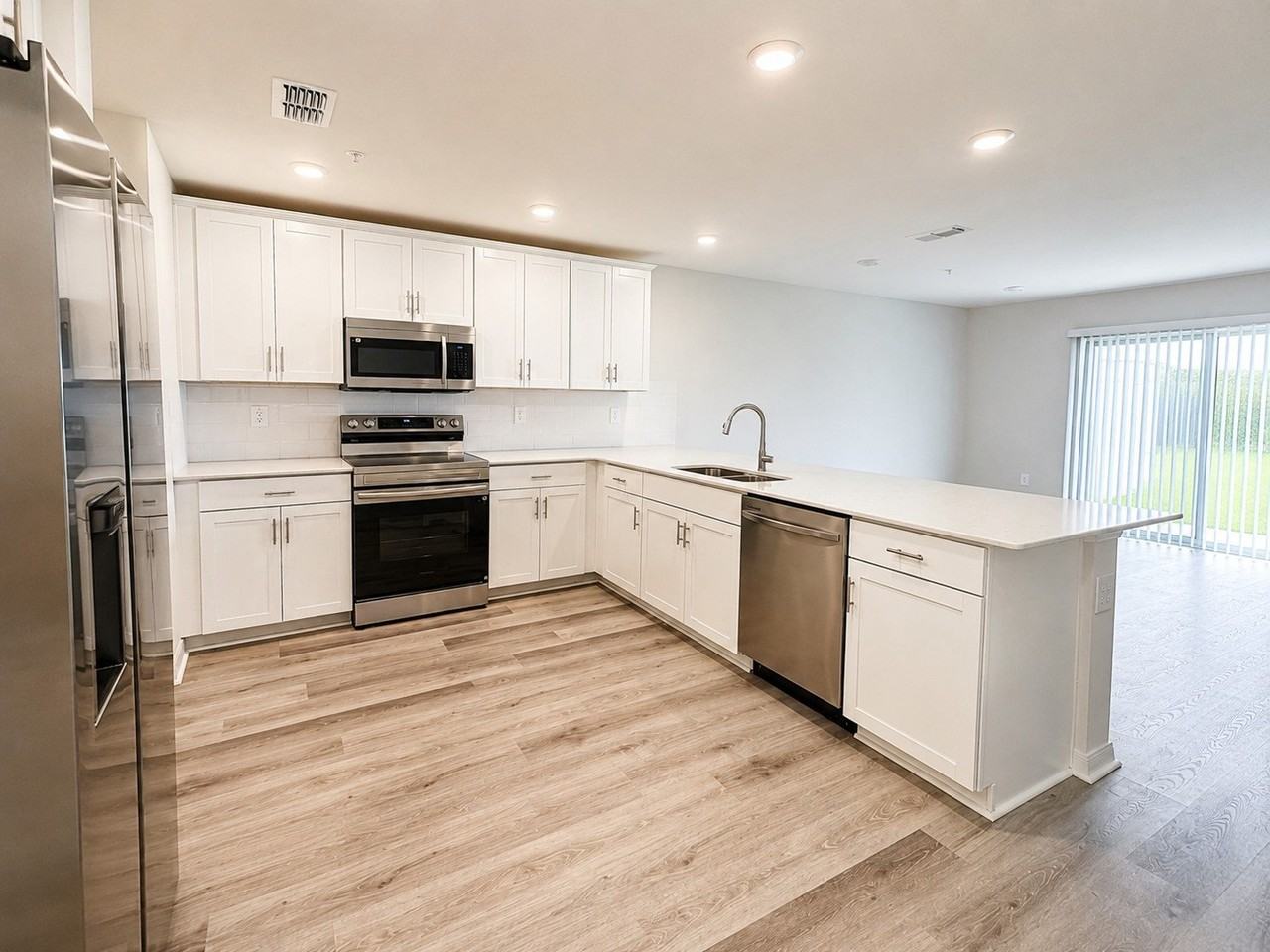 318 Chesapeake Dr - Photo 4 of 16