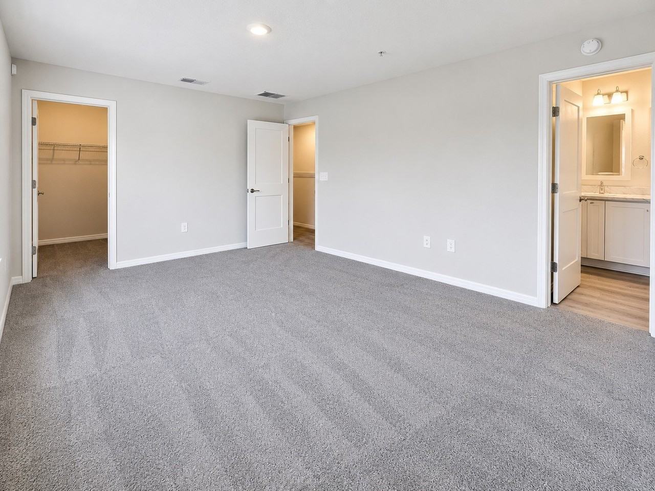 318 Chesapeake Dr - Photo 6 of 16