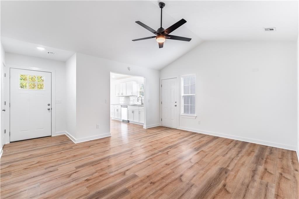 1209 Spring St - Photo 6 of 18