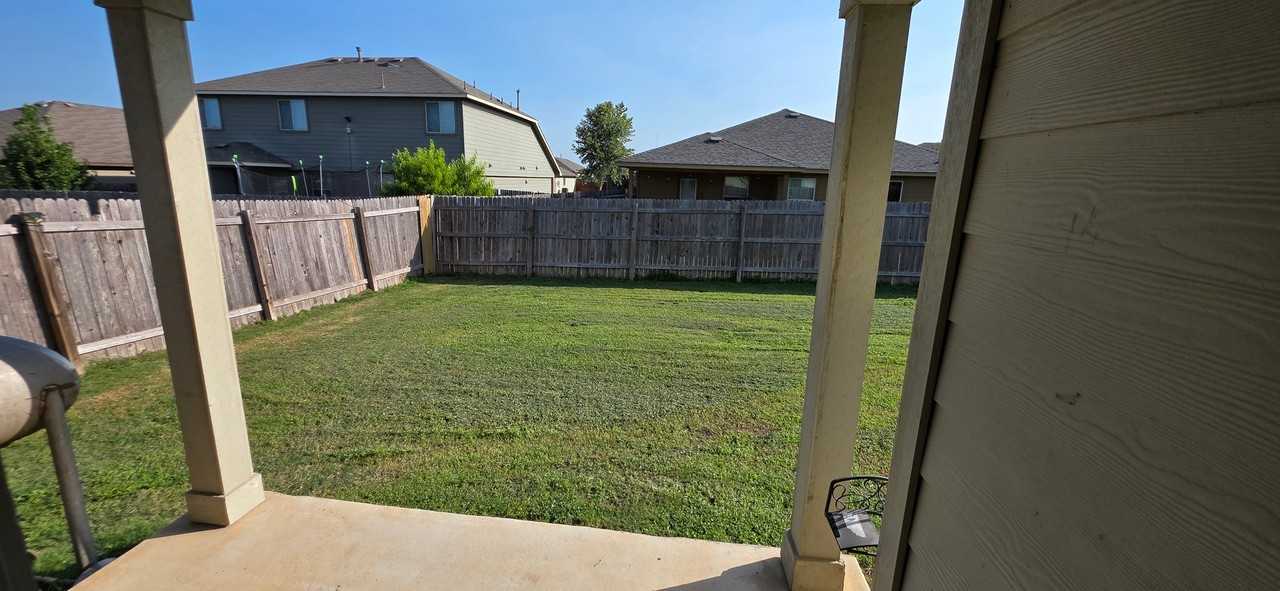 2530 Diamondback Trl - Photo 3 of 19