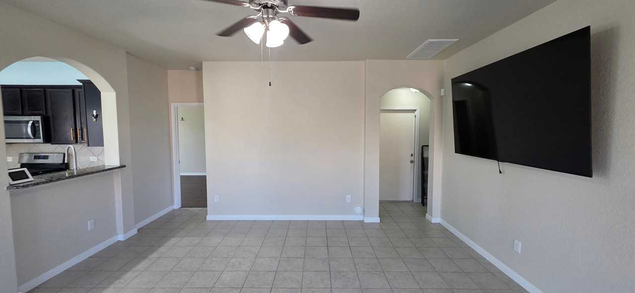 2530 Diamondback Trl - Photo 5 of 19