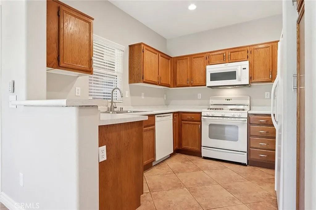 26348 Arboretum Way #504 - Photo 7 of 28