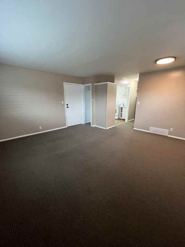 275 E Westminster Ave #1 - Photo 4 of 14