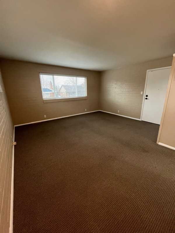 275 E Westminster Ave #1 - Photo 5 of 14