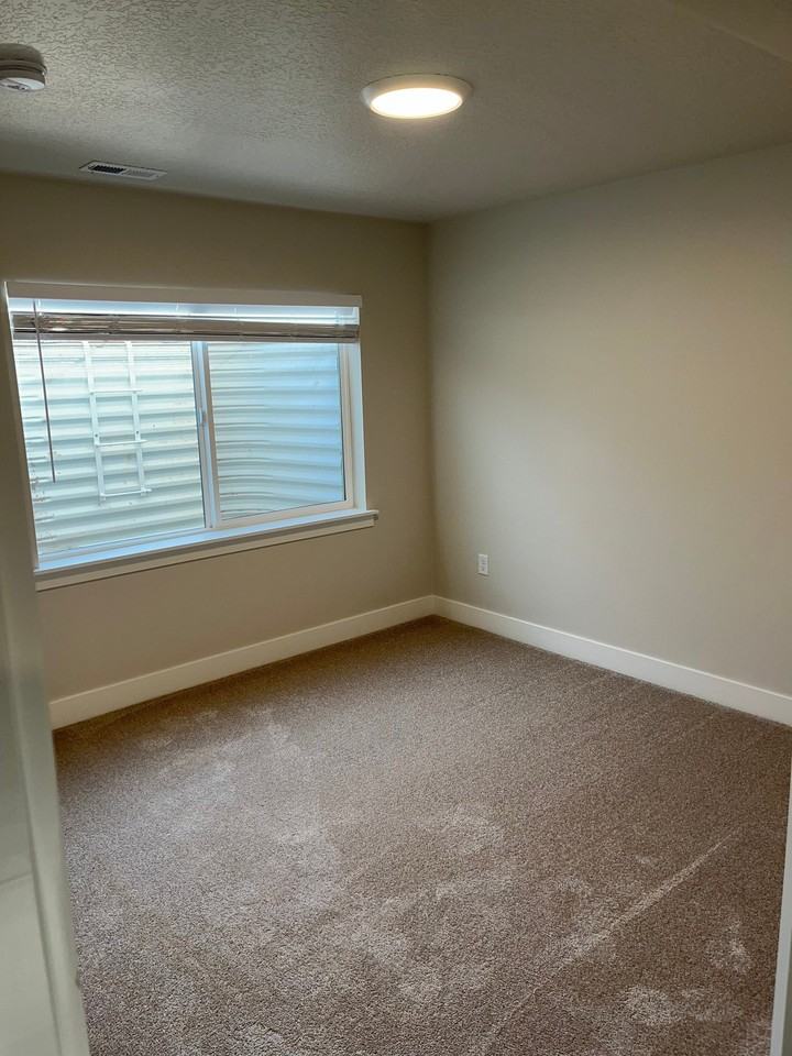 4672 S Alder Dr - Photo 6 of 19