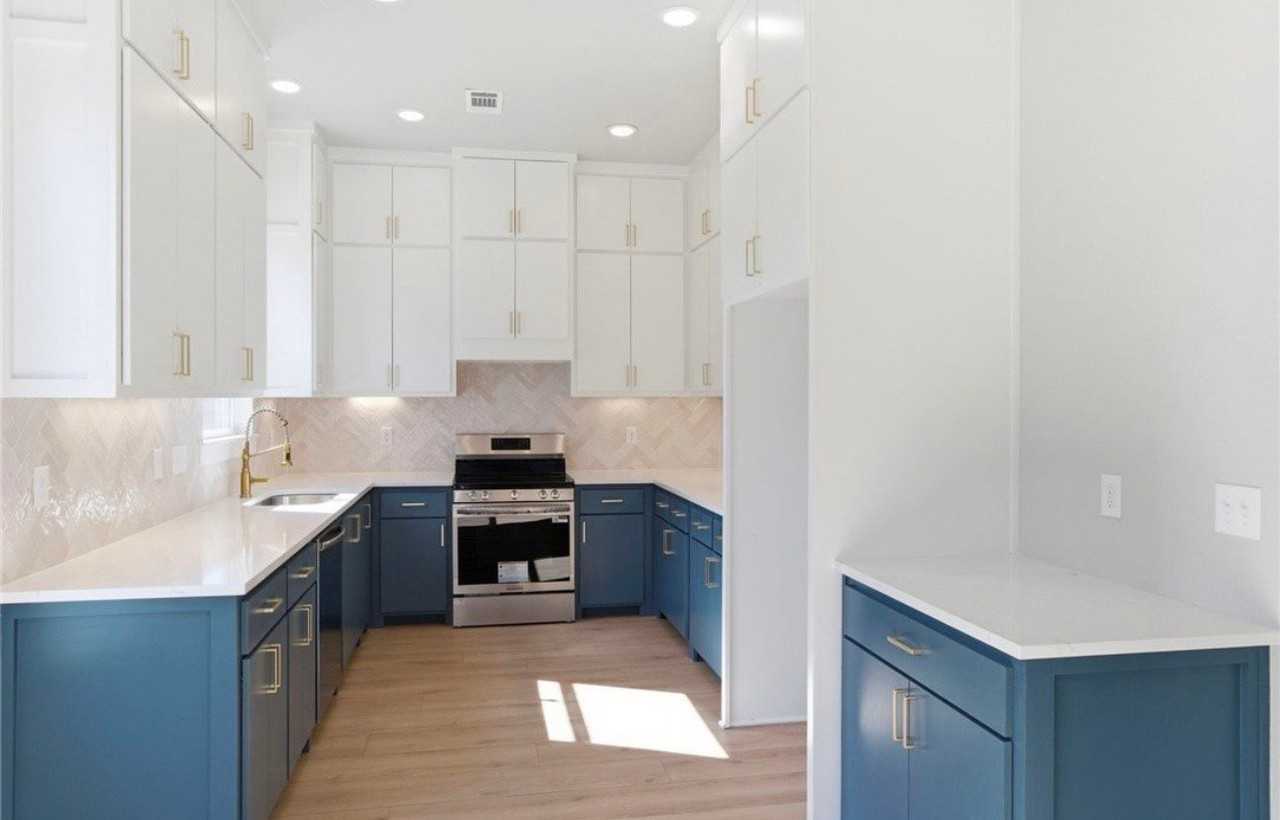 1602 S 23rd Pl - Photo 2 of 8