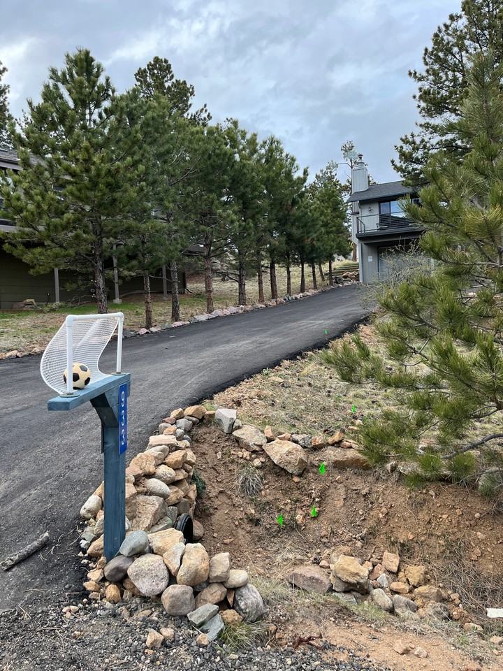 933 Rambling Dr - Photo 4 of 14