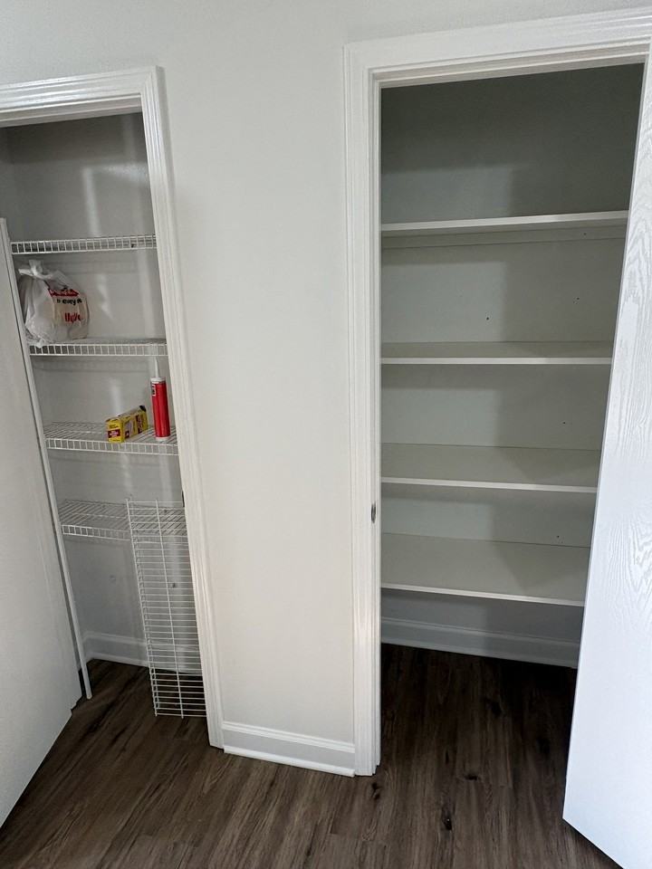 9742 N Lewis Ave - Photo 3 of 20