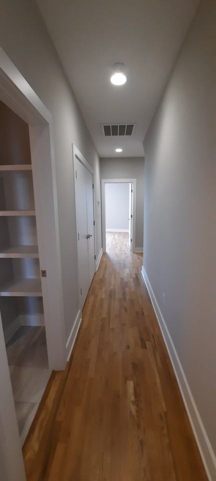 490 W Trinity Ln - Photo 7 of 20
