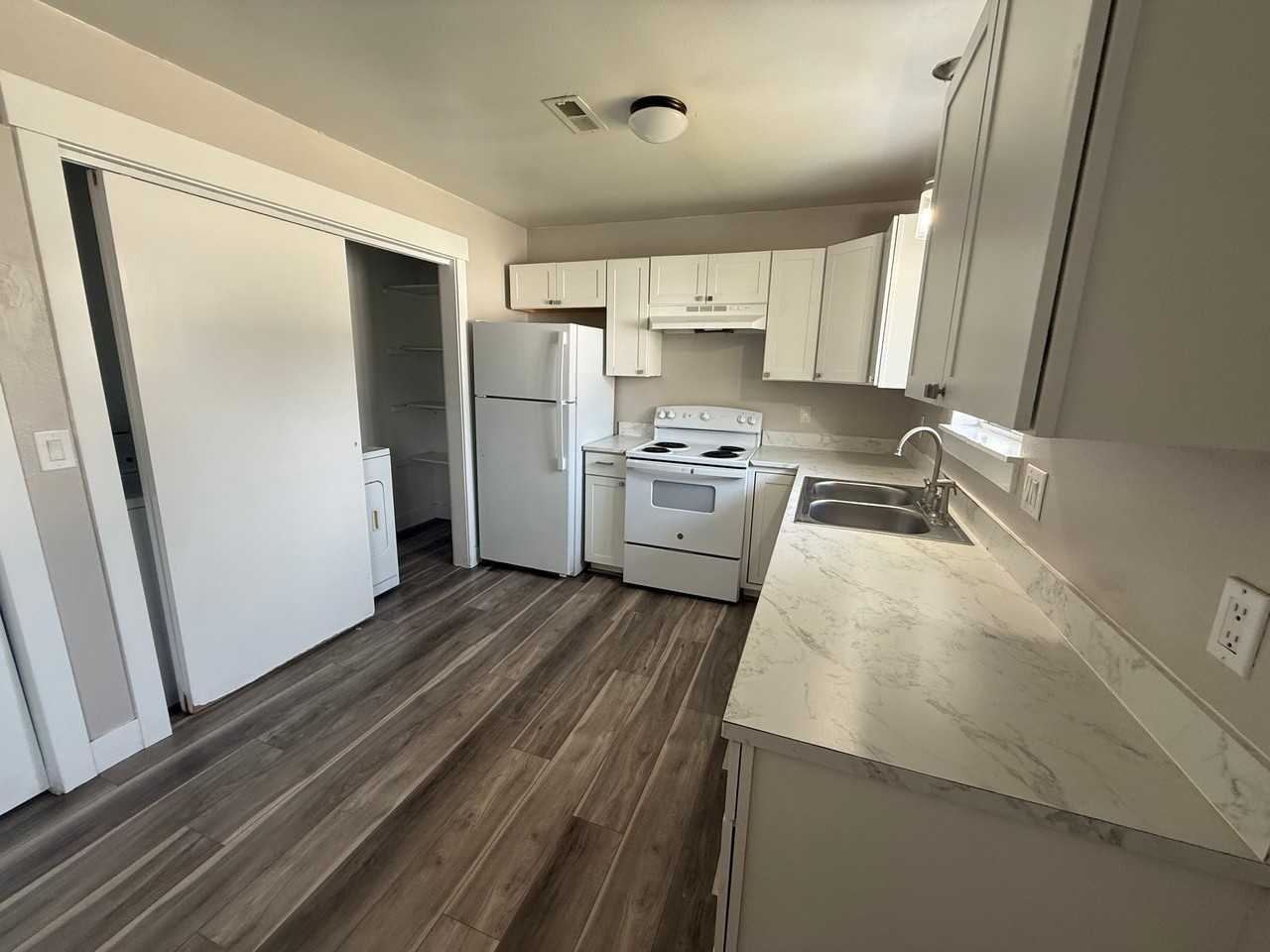 2054 Nw #2054 - Photo 6 of 20