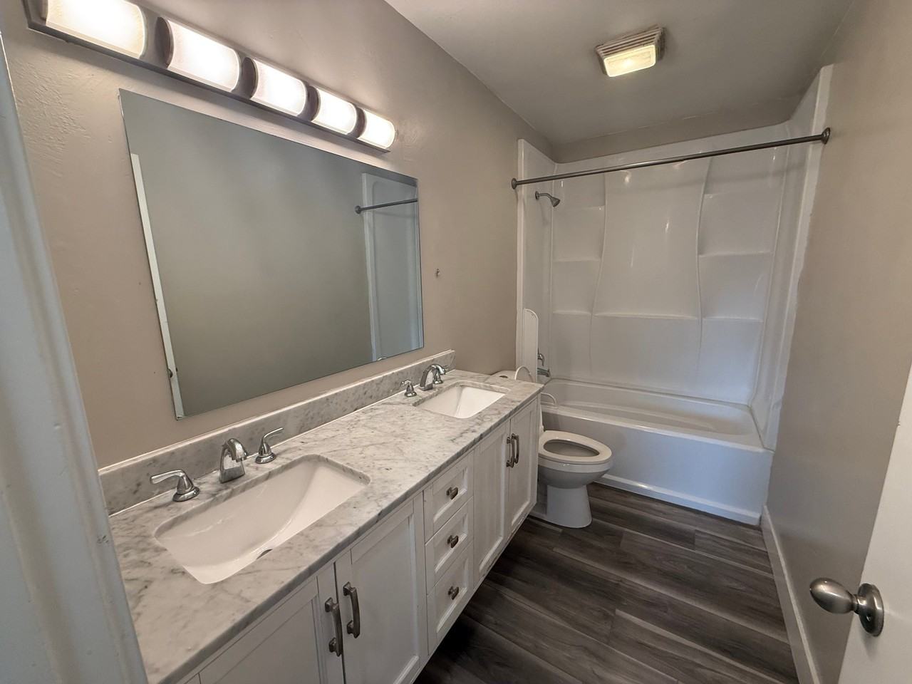 2054 Nw #2054 - Photo 7 of 20