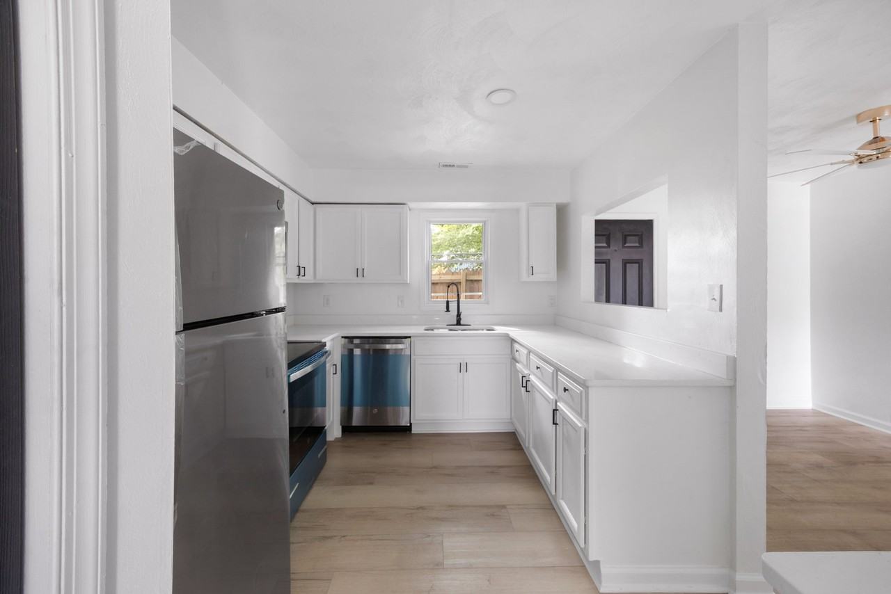 925 Madison Ave - Photo 6 of 8