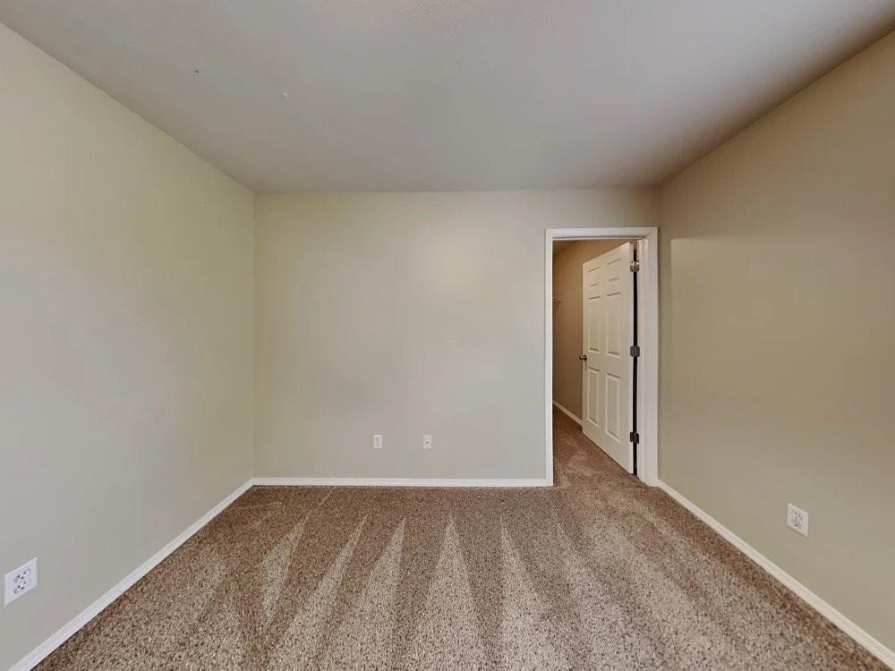 4129 45th Ave Ne - Photo 3 of 7