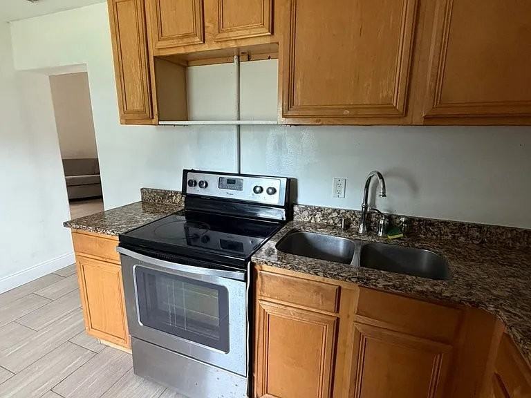 803 4th St - Photo 3 of 6