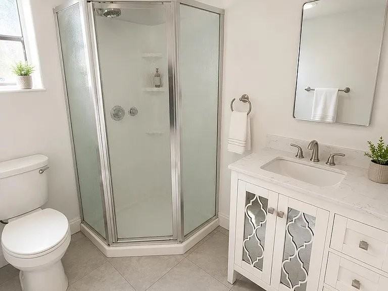 803 4th St - Photo 4 of 6