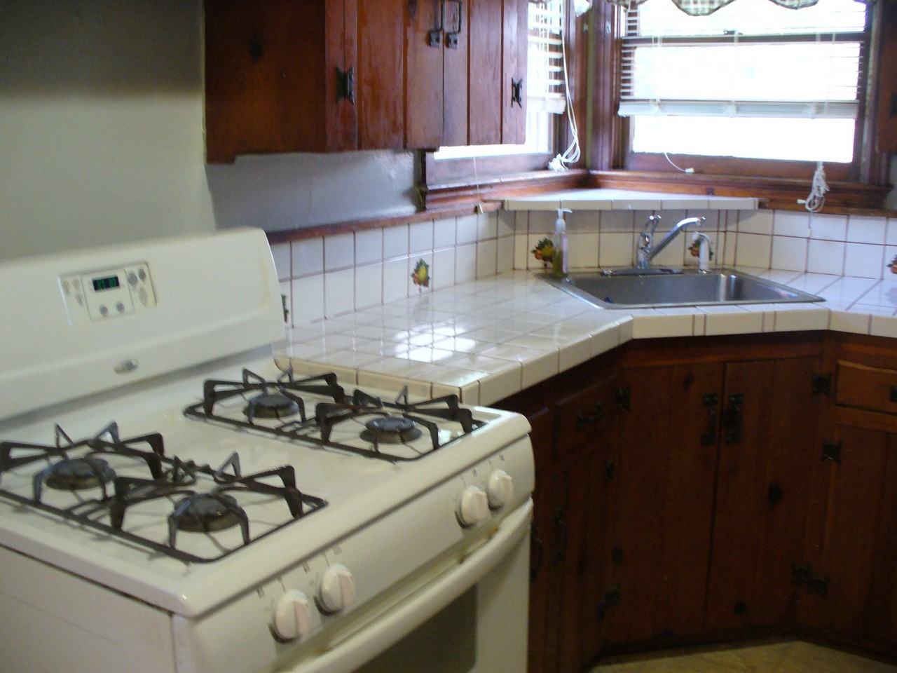 114 E 35th St - Photo 6 of 20