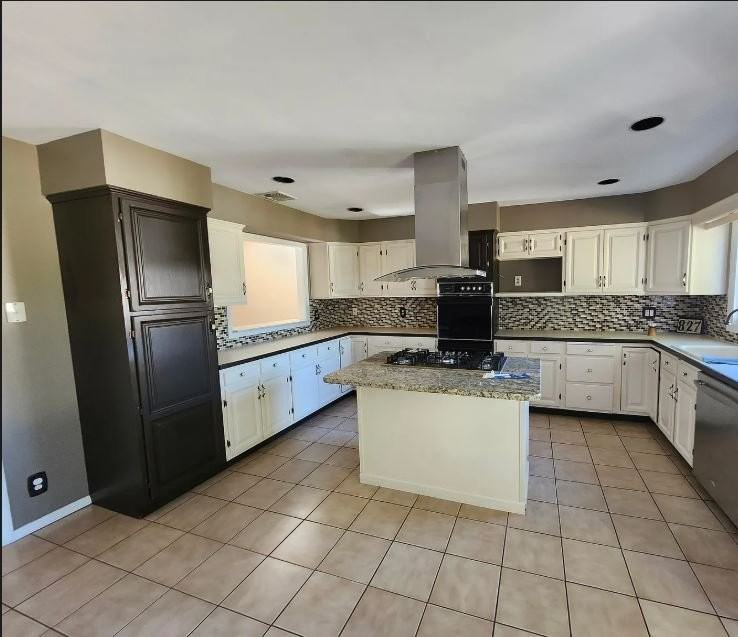 827 Savitt Pl - Photo 5 of 14