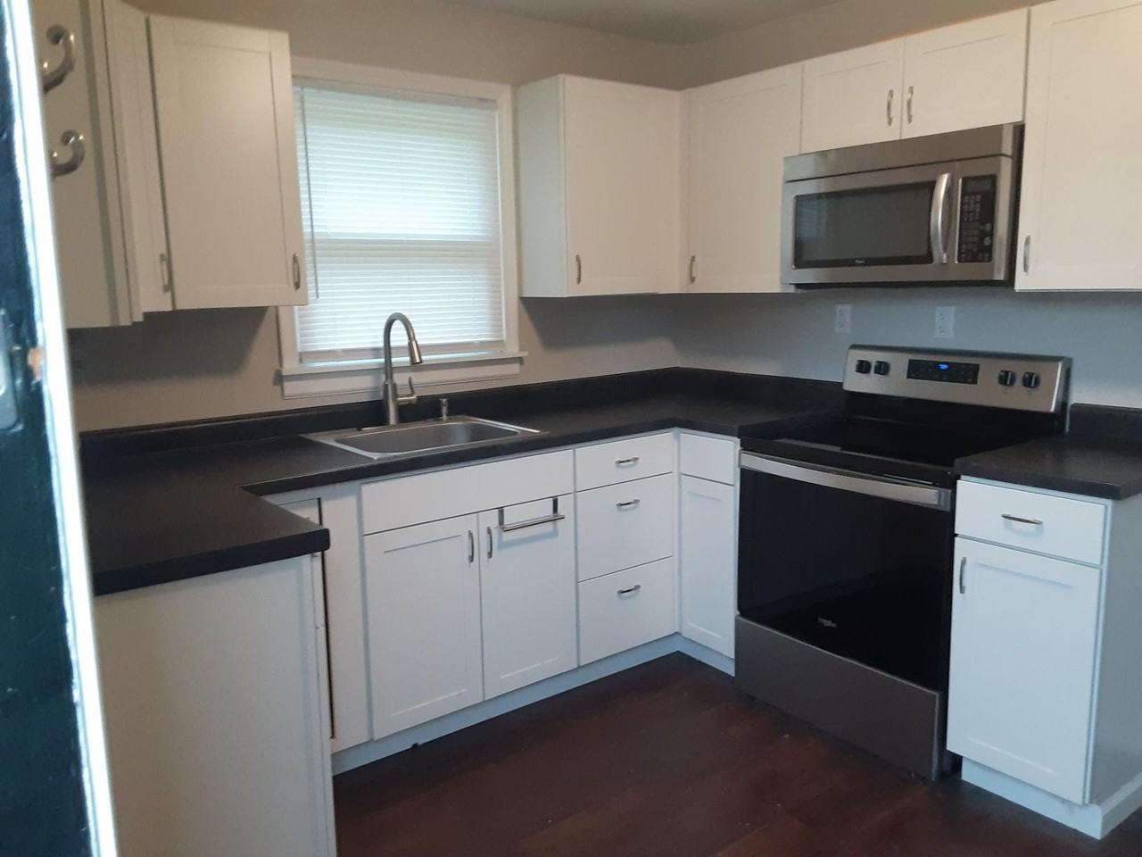 920 S High St - Photo 2 of 16