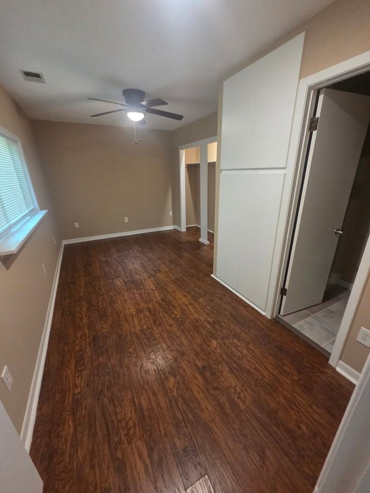 8737 Sleepy Hollow Rd - Photo 7 of 19