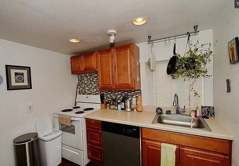 4845 Delridge Way Sw #C - Photo 6 of 14