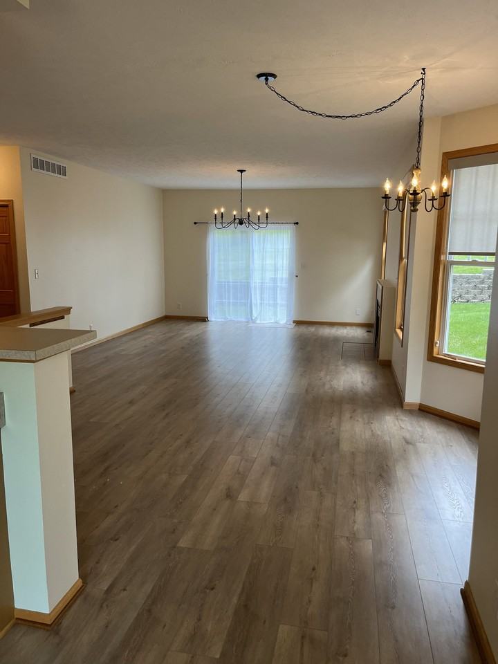 2517 Sandhutton Ave - Photo 3 of 12