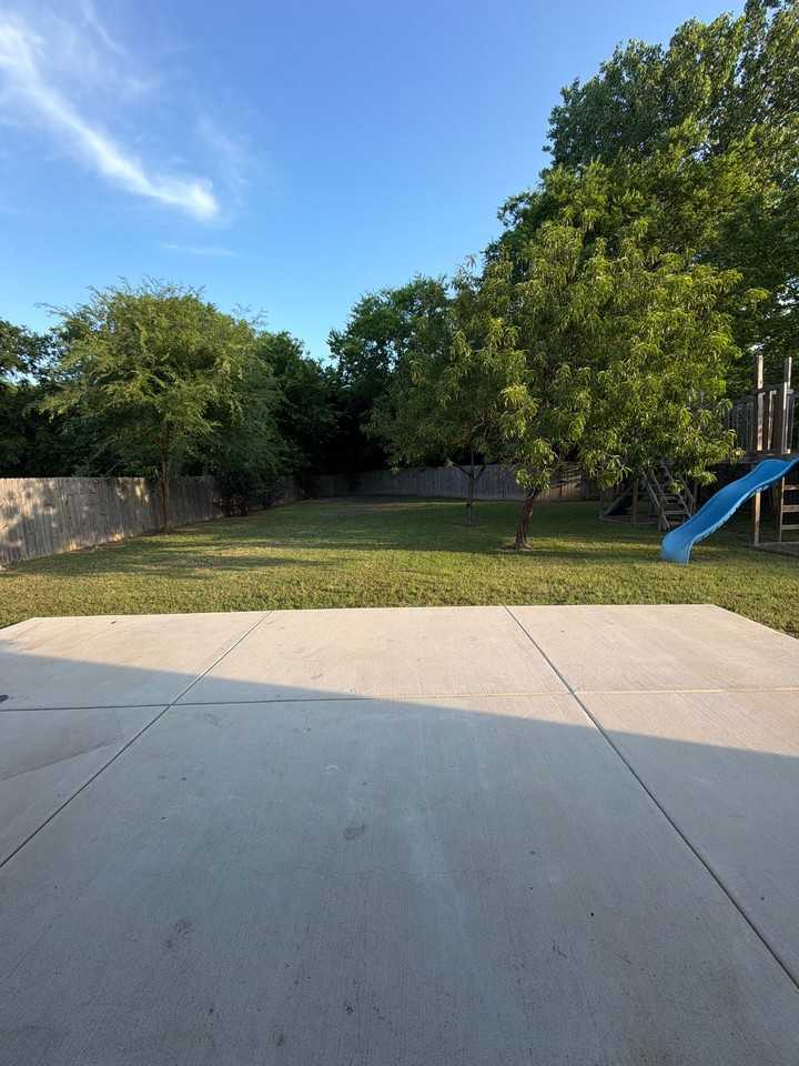 804 Creekside Dr - Photo 2 of 16