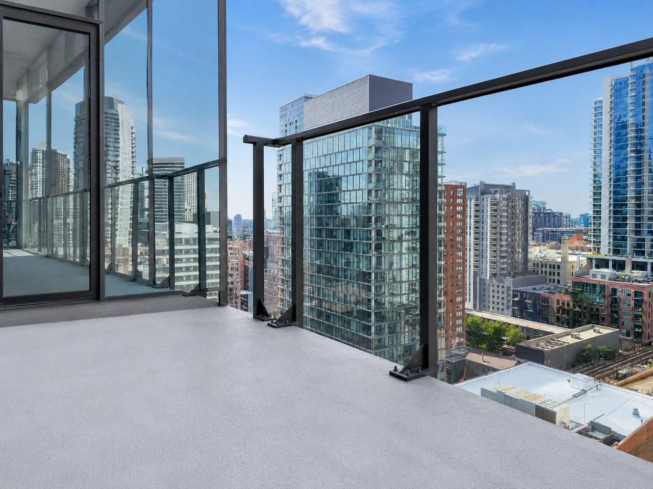 215 W Hubbard St #1807 - Photo 5 of 19