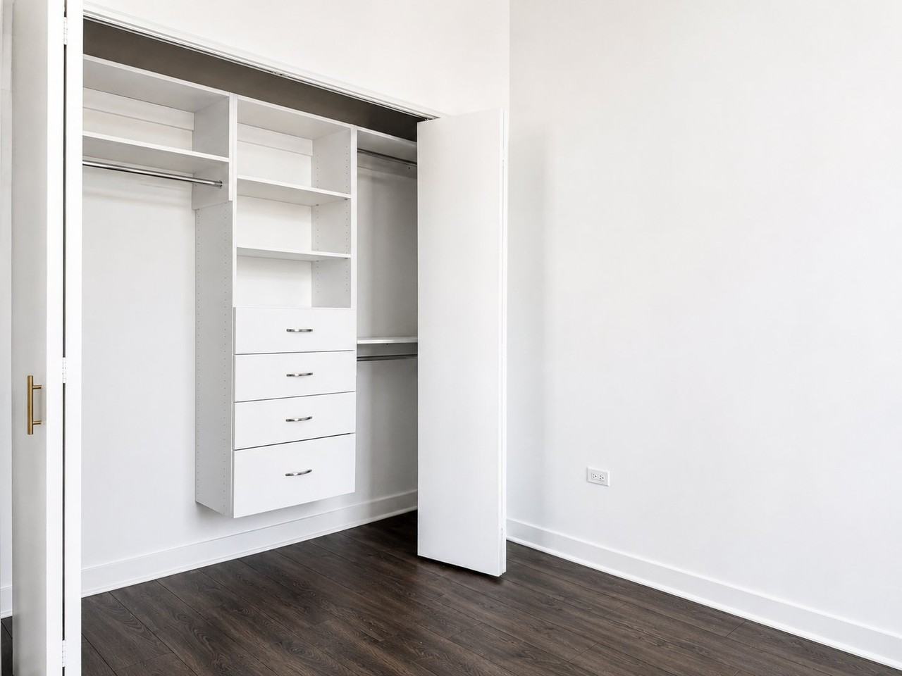 215 W Hubbard St #1807 - Photo 7 of 19