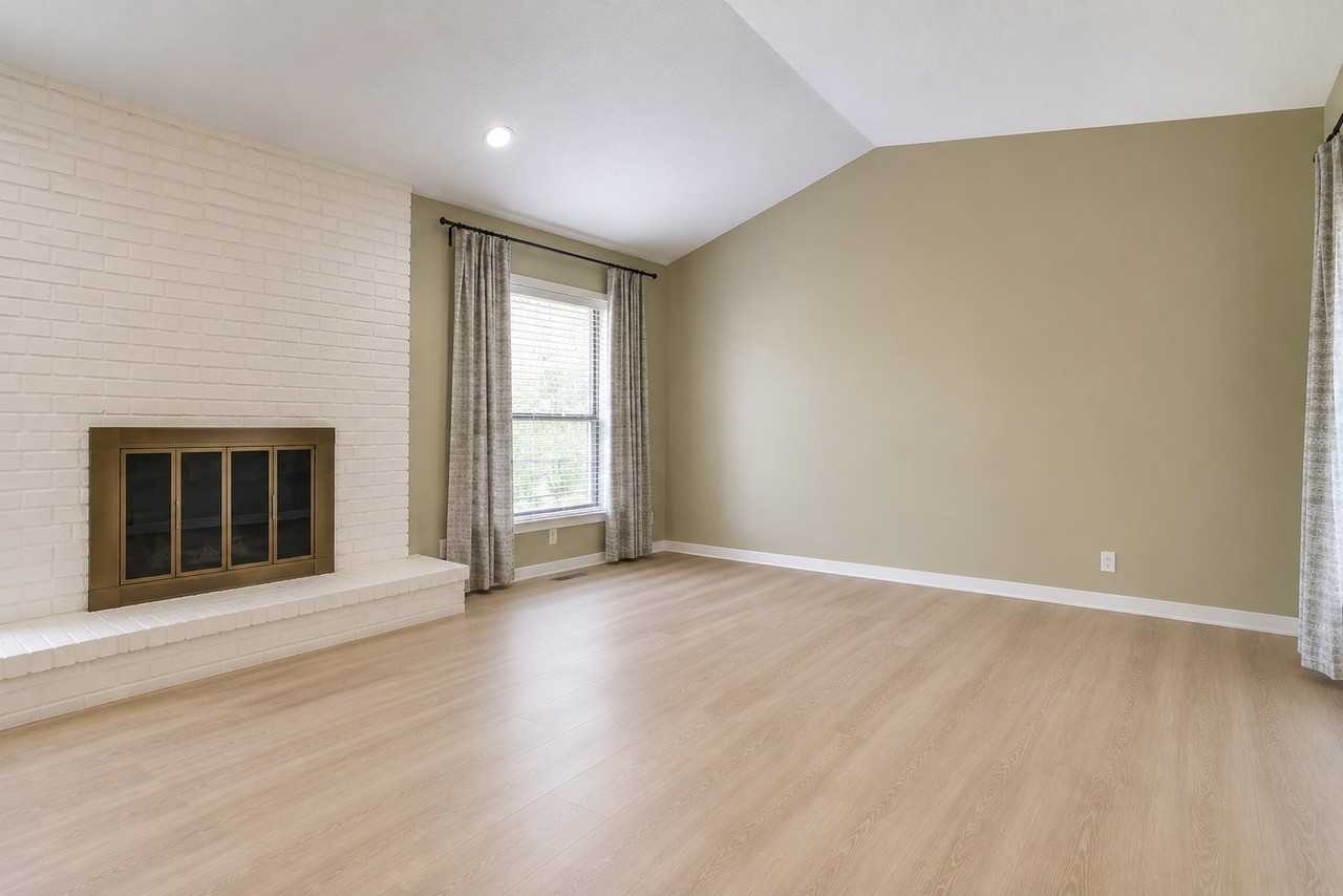 3210 Rambling Oaks Dr - Photo 3 of 11