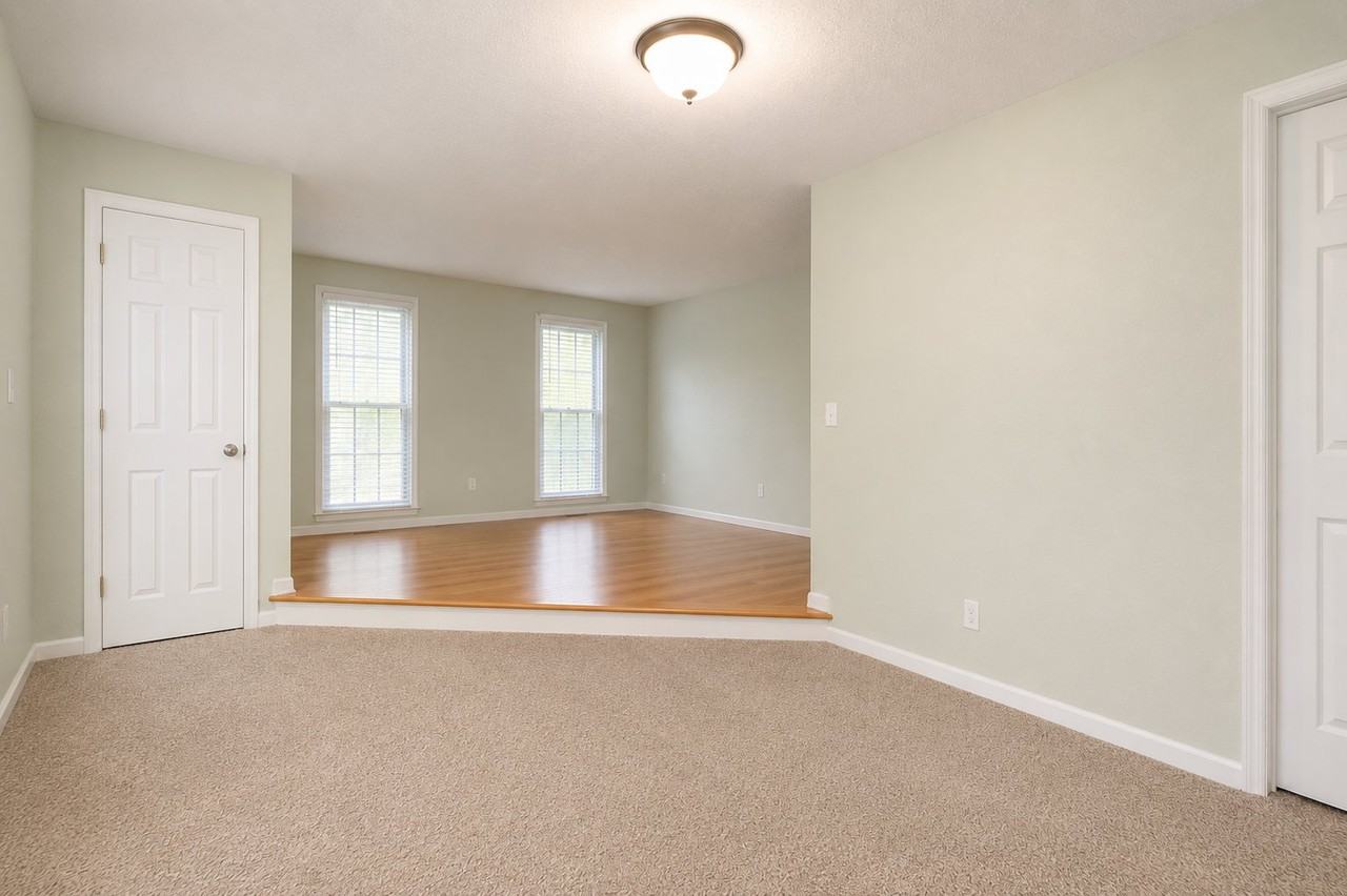 3210 Rambling Oaks Dr - Photo 4 of 11