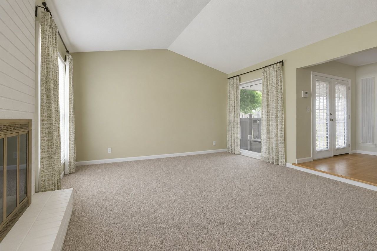 3210 Rambling Oaks Dr - Photo 5 of 11