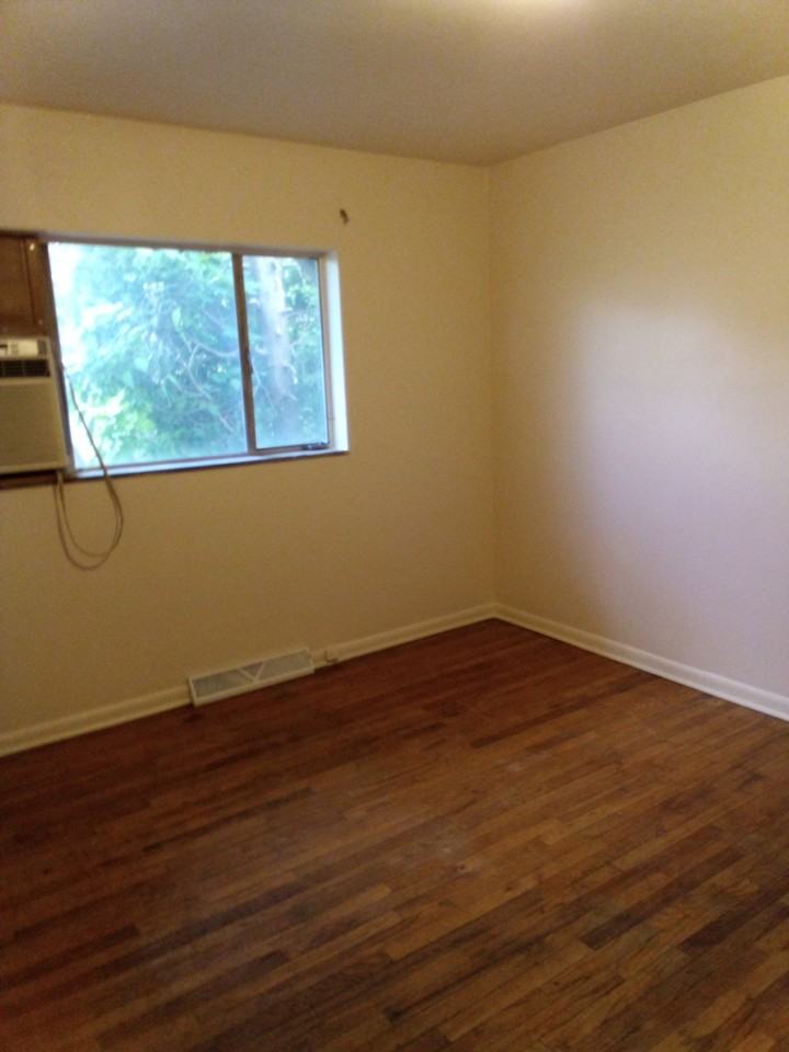 1644 Elmer St #2 - Photo 4 of 11