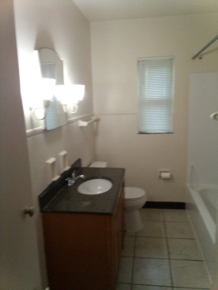 1644 Elmer St #2 - Photo 5 of 11