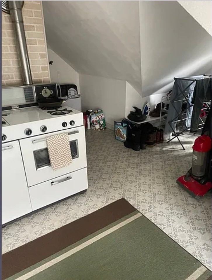 3 Almont Ave #3 - Photo 3 of 17