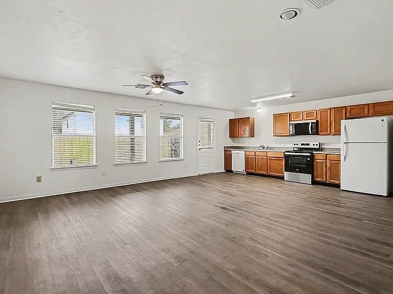 19414 Dry Canyon Ct - Photo 4 of 15